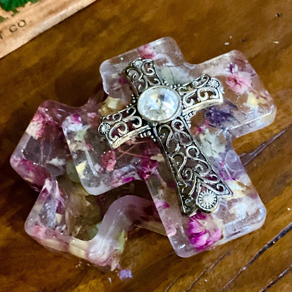 Old Rugged Cross Gift Box - Picture 2 of 14